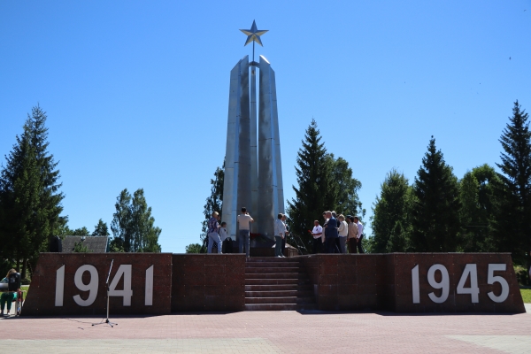 Изображение к новости 'Томское землячество проводит патриотическую акцию в Смоленской области'. 